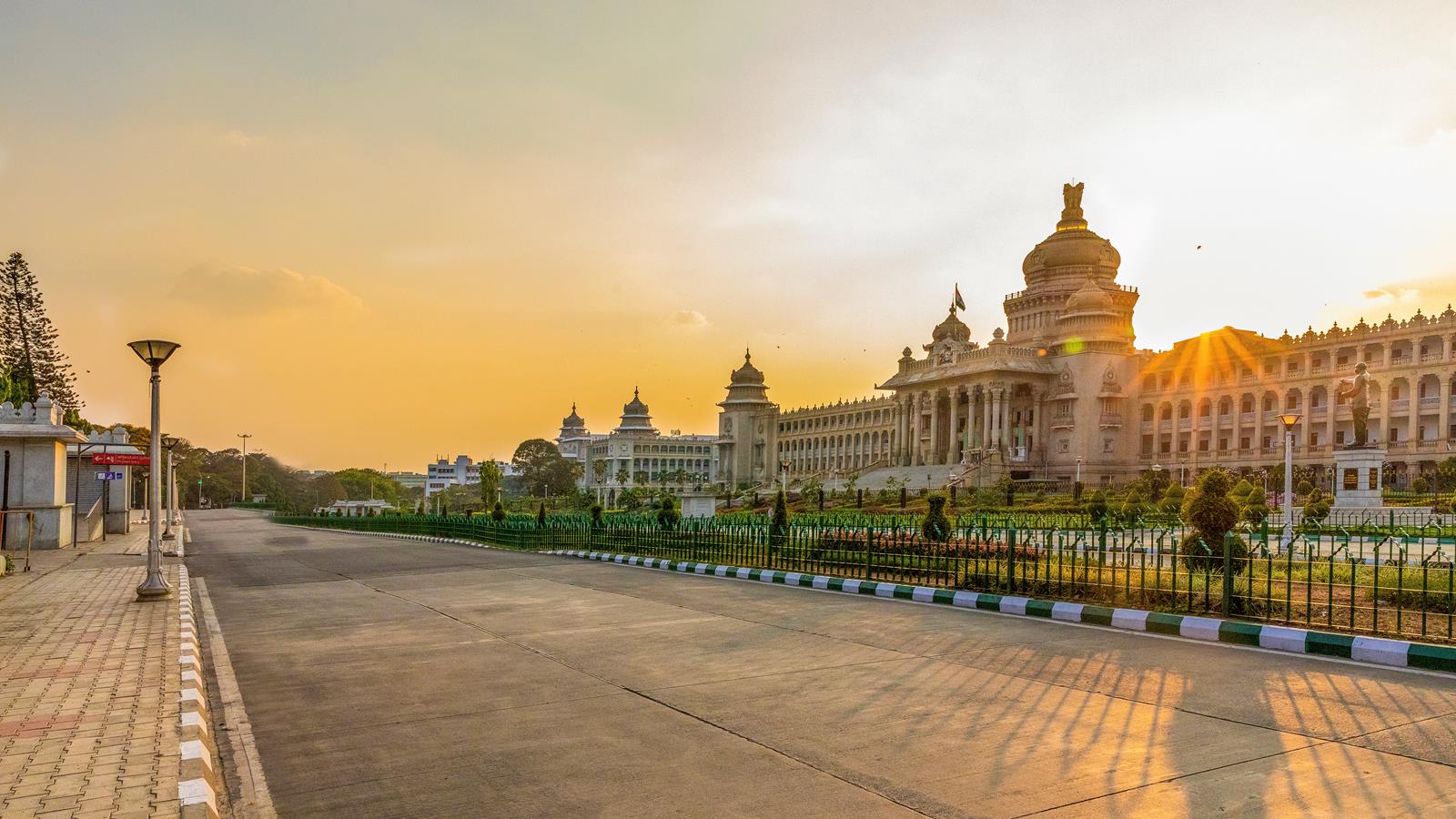 Bangalore - Vibrant city and cool weather